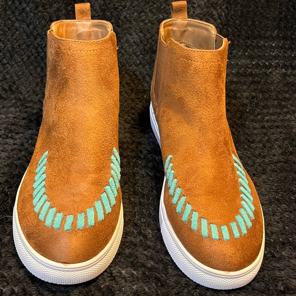 Crazy Train Brown and Torquiose Big and Stitch Kicks SZ 10 - Picture 2 of 7